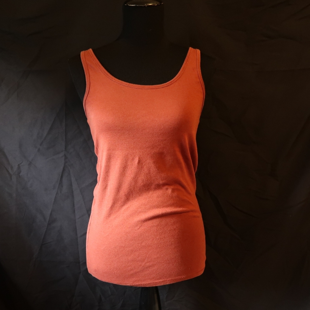 Tanktops - Picture 4 of 16
